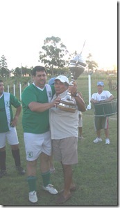 Copa campeón 2012 entregada por la Liga