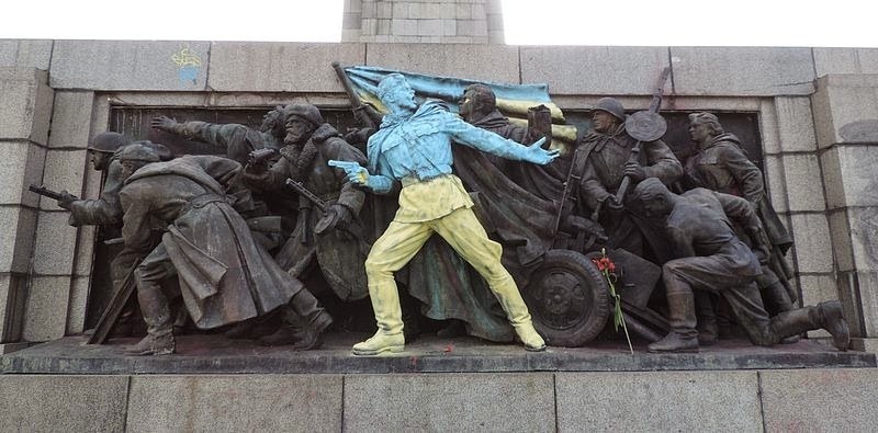 monument-soviet-army-sofia-9