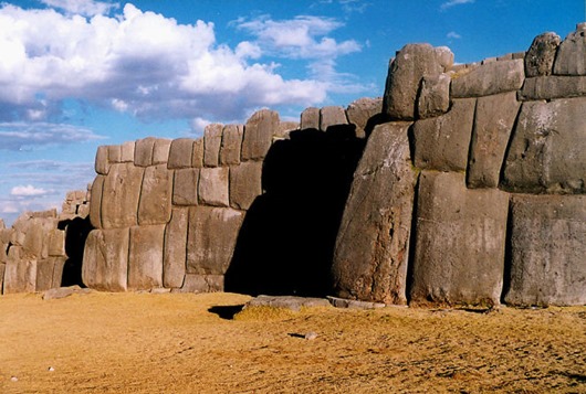 1024px-Sacsahuaman_wall2-663x447 1024px-Sacsahuaman_wall2-663x447