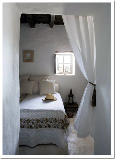 mediterranean-style-bedroom-design
