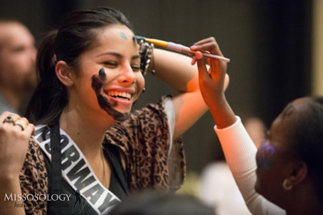 miss_universe_2012_Charity_27.jpg