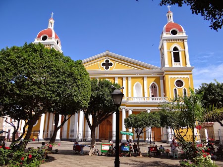 04. Biserica in Granada, Nicaragua.JPG