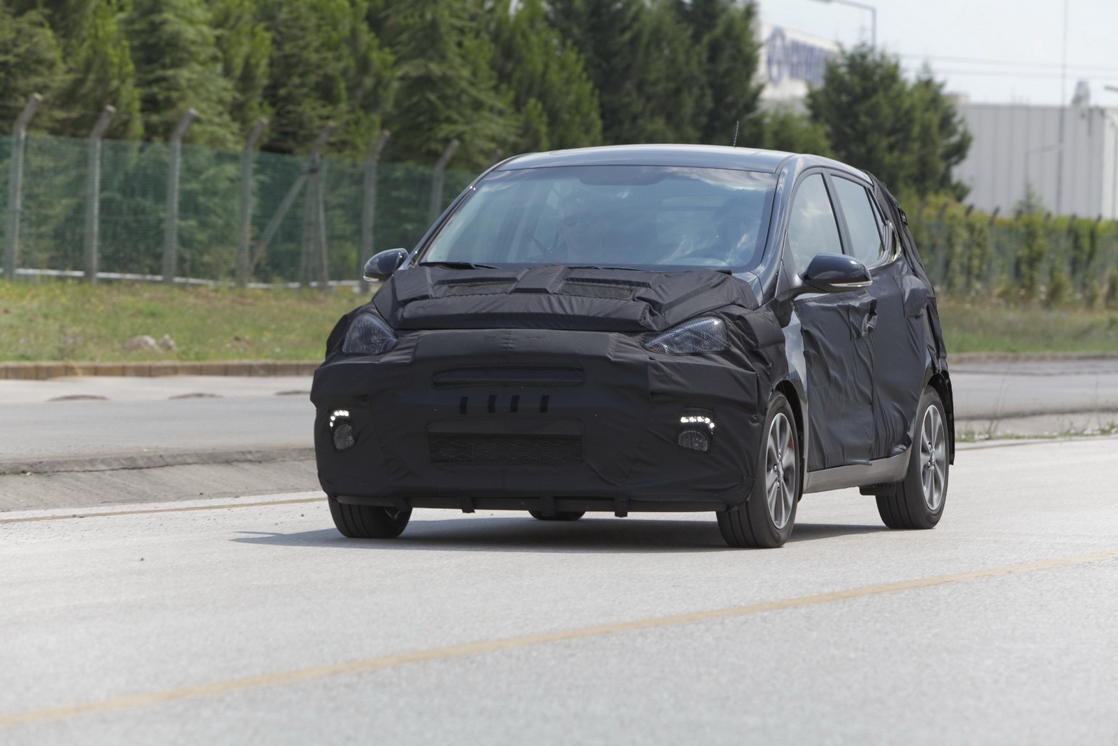[Hyundai-i10-31%255B2%255D.jpg]