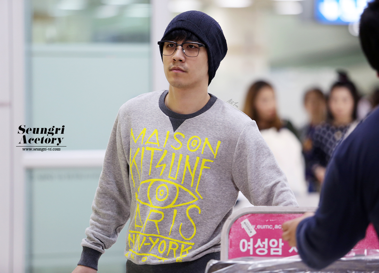 Seung Ri - Gimpo Airport - 20may2013 - 20.jpg