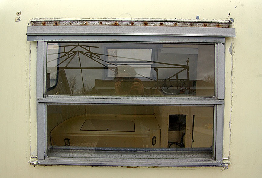 [window%2520outside%2520rivets%255B4%255D.jpg]