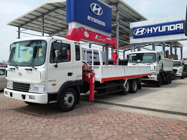 Xe tải gắn cẩu 5 tấn Hyundai HD210