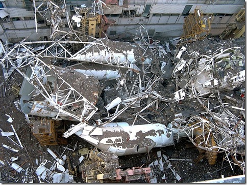 Обрушившиеся 13 мая 2002 года перекрытия цеха на Байконуре похоронили вершину советской космической программы