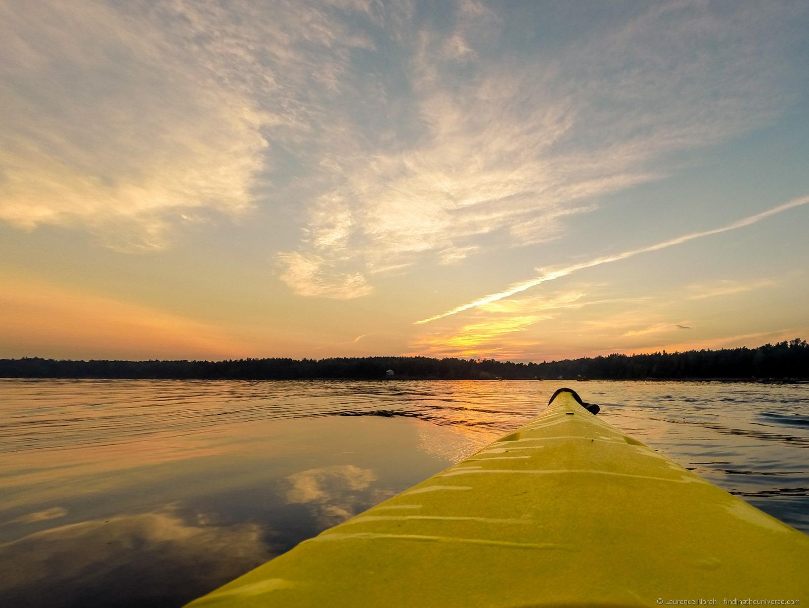[sunset-from-canoe-Finland-sea-lake3.jpg]