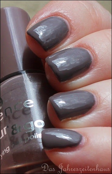 Taupe Essence Walk of Fame 4