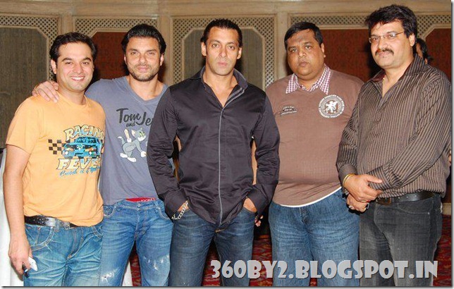 Salman_Khan_With_Fans_6