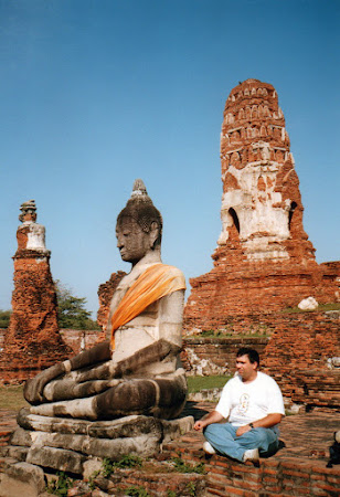 Obiective turistice Thailanda: Buddha la Ayuthaya