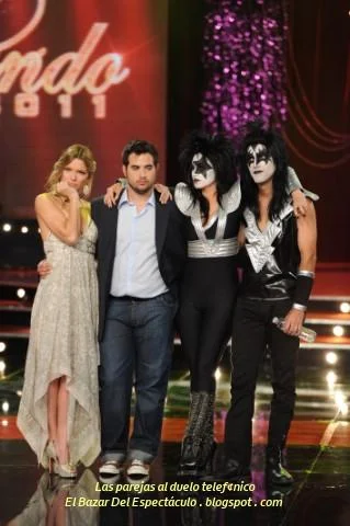 Las parejas al duelo telef¢nico.JPG