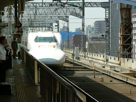 23. Shinkansen in Osaka.JPG