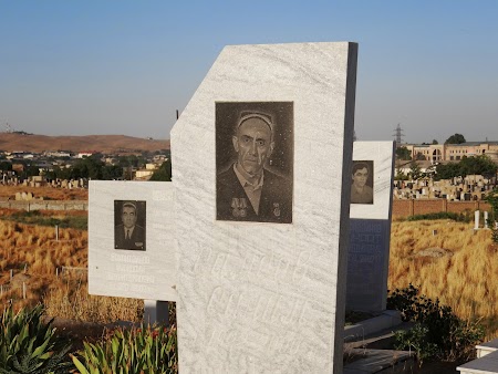 52. Monumente funerare musulmane.JPG