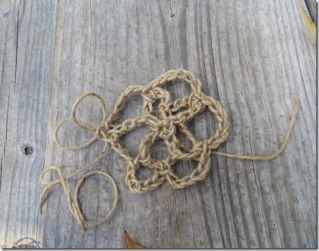 Crochet plant hanger (free pattern)