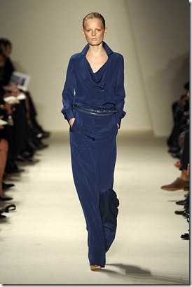 AKRIS-SPRING-2011-RTW-PODIUM-014_runway