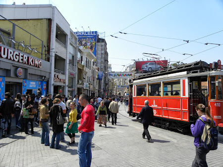 dinspre Taksim pe strada pietonala