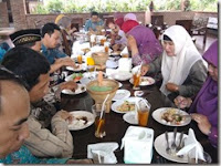 TRAKTIRAN AKHIR TAHUN 2013