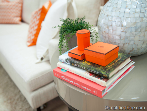 [simplified_bee_living_room_hermes%255B8%255D.png]