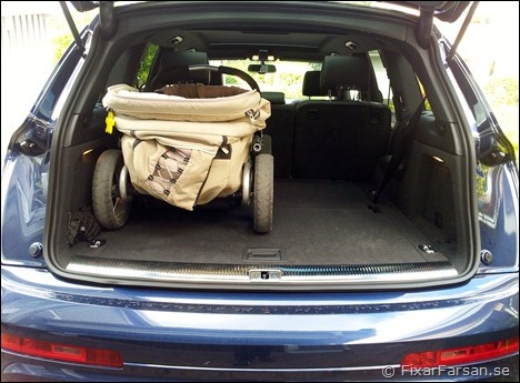 Barnvagn på längden bagageutrymme Audi Q7