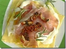 Lasagnetta con culatello, pomodori secchi e fonduta di provolone