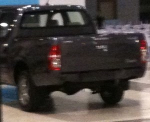[2011-toyota-hilux-vigo-facelift-thailand-1-300x244%255B5%255D.jpg]