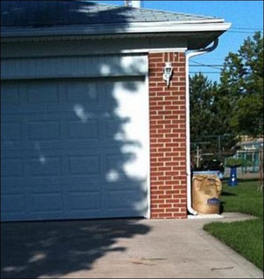 sombra forma cara en la pared