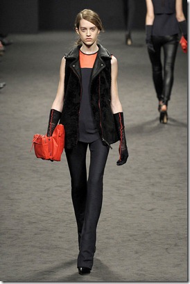 CNC-COSTUME-NATIONAL-FALL-2011-RTW-PODIUM-006_runway