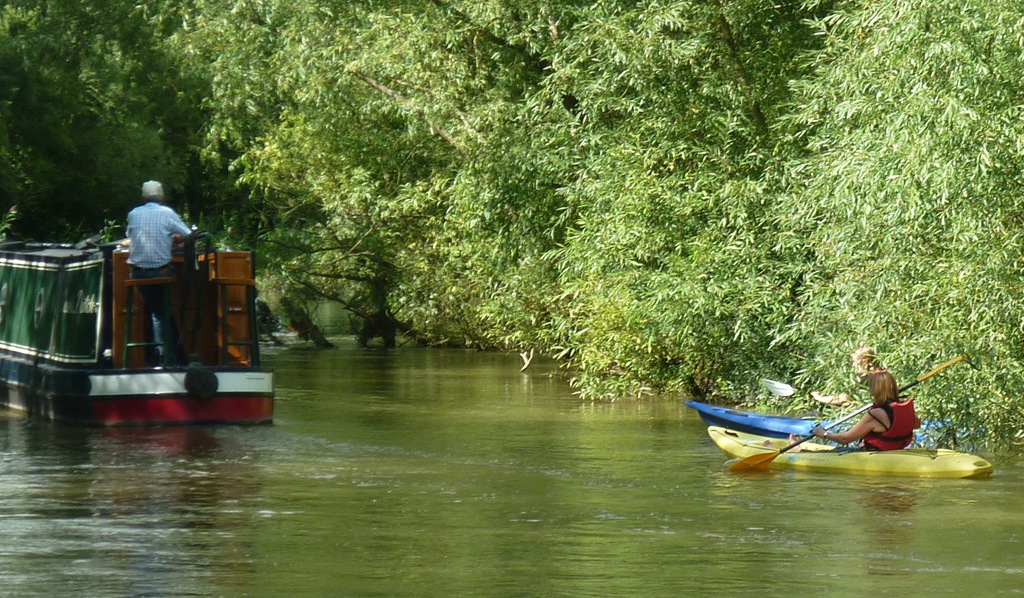 [canoes-on-the-cherwell5.jpg]