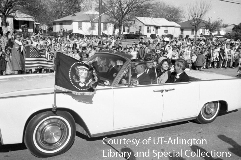 [1963-Lincoln-Continental-Convertible-JFK-7%255B3%255D.jpg]