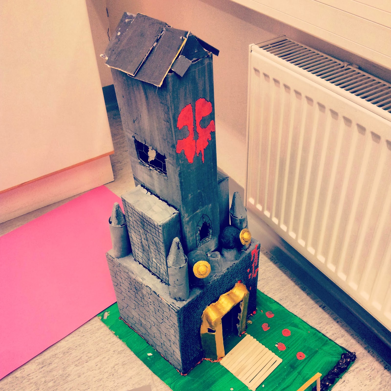 pattanen schoolblog Castles of recycled materials