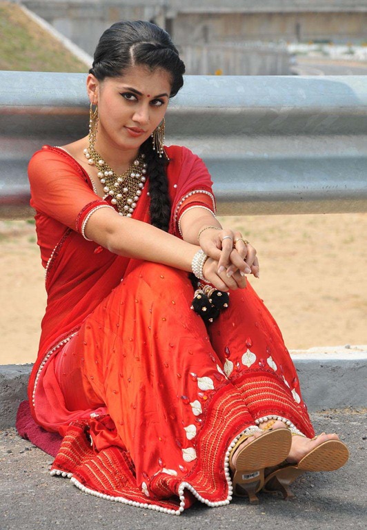 [tapsee-latest-hot%2520pic-in-saree%255B5%255D.jpg]