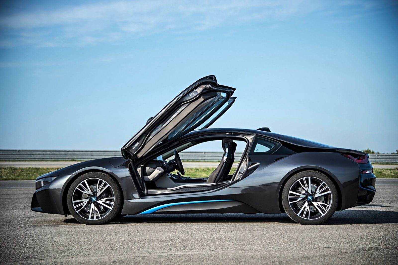 [BMW-i8-4%255B2%255D.jpg]