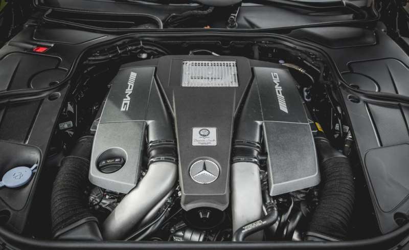 Xe Mercedes Benz S63 AMG Coupe 4Matic màu đen 08