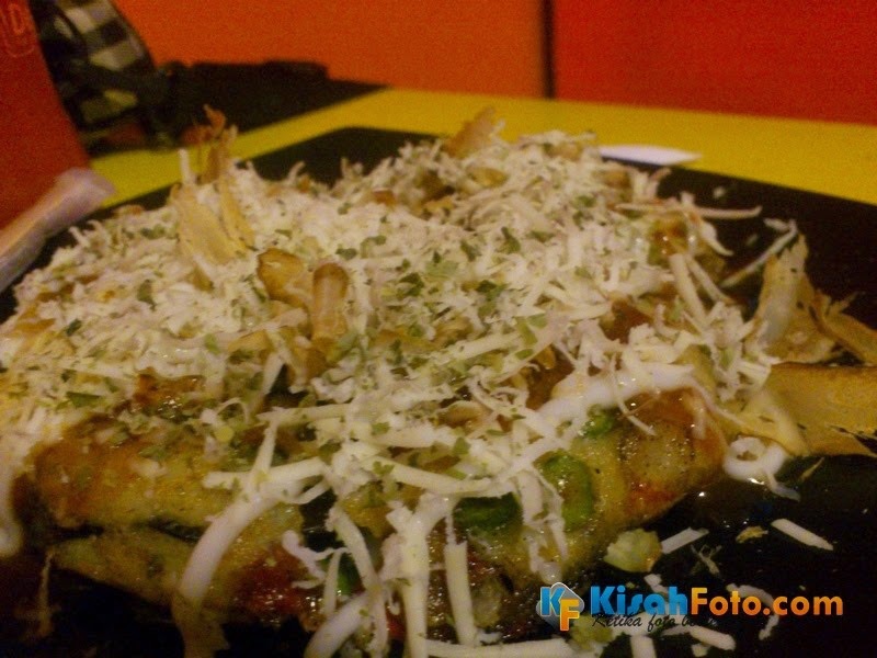 [Okonomiyaki%2520Pizza%2520Jepang_02%255B4%255D.jpg]