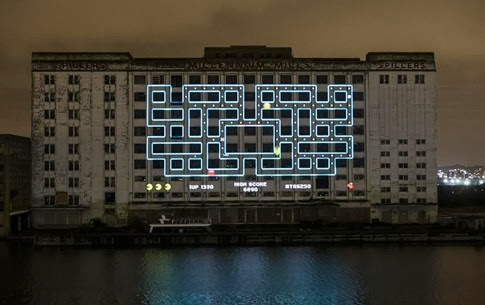 Increíble proyección del Pac-Man más grande del mundo