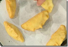 Gnocchi fritti di patate ripieni di guanciale con ragù di pezzogna