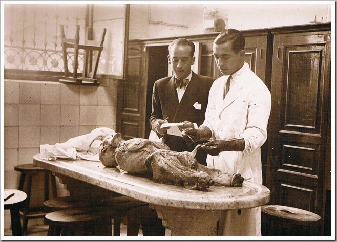 Facultad de Medicina de Valencia. Lección de anatomía. Años 30