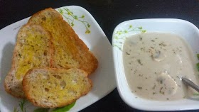 Resepi Mushroom Soup With Garlic Bread - Aneka Resepi 