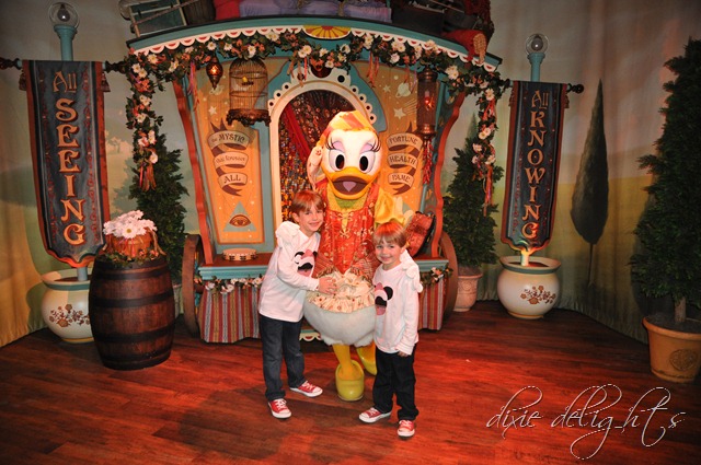 [Disney%2520December%25202012%2520527%255B2%255D.jpg]