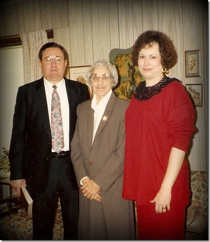 1993 Nov 3 - the day of Daddy Chuck's funeral - Jon, Mama Trudy & LaVon