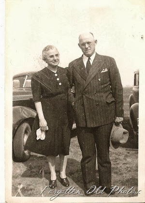 Rev and Mrs Mittag May 10 1942 DL Antiques