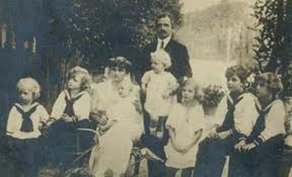 Carlos, Zita y su familia en su exilio en Suiza