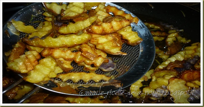 Patate fritte multicolore dell'OrtoLà con la buccia (9)