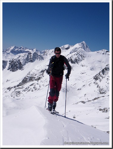 Arista NO y Descenso Cara Oeste con esquís (Pico de Arriel 2822m, Arremoulit, Pirineos) (Isra) 9413