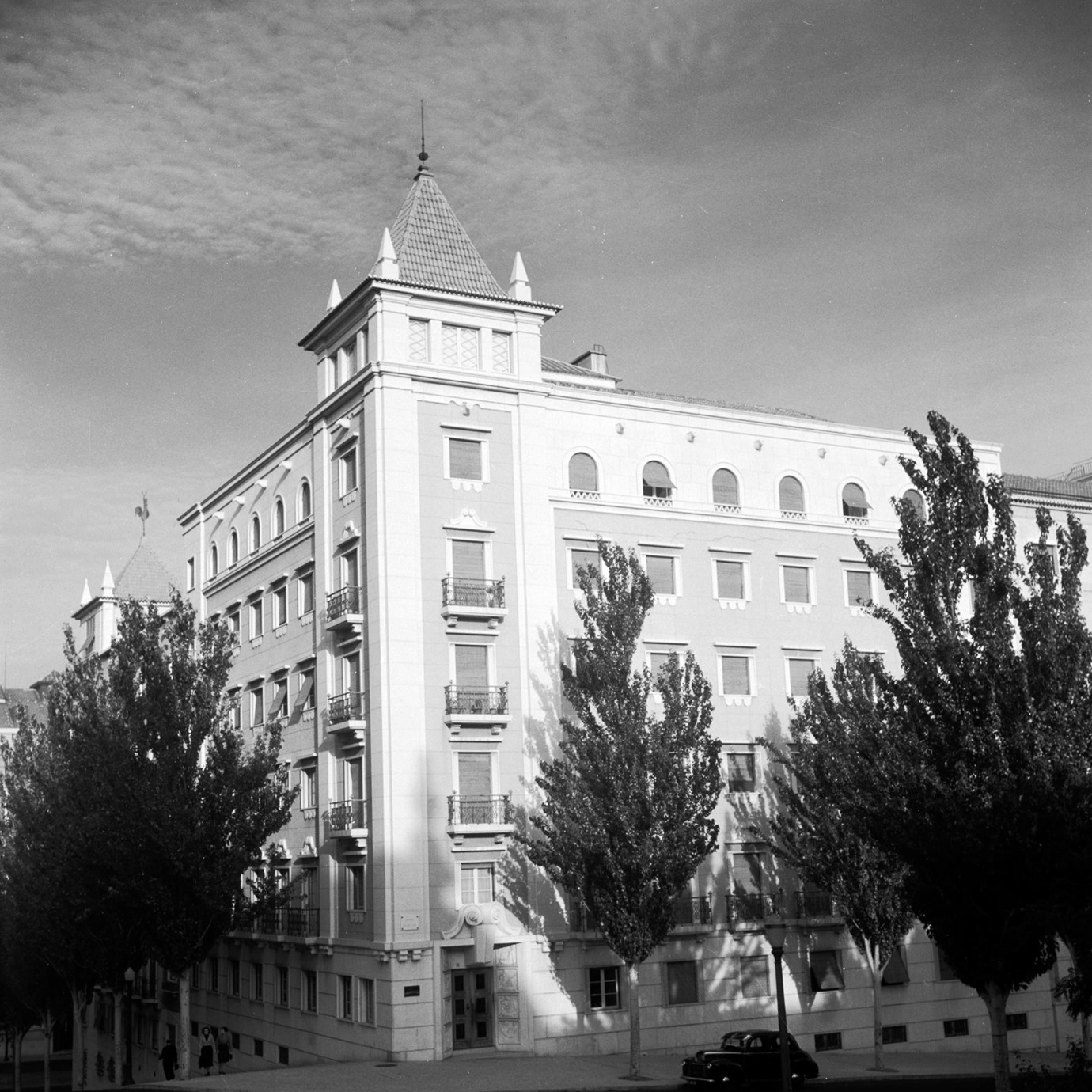 [1945-Avenida-Sidnio-Pais-Antnio-Mari.jpg]