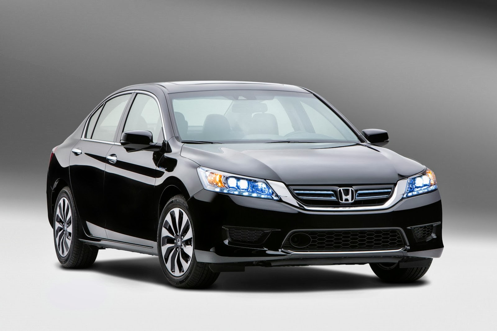 [2014-Honda-Accord-Hybrid-1%255B2%255D.jpg]