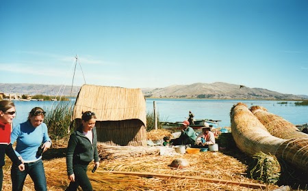 09. Insula plutitoare de pe Titicaca.jpg