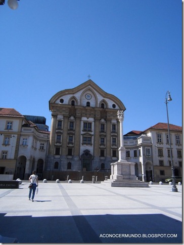 213-Liubliana-Plaza del Congreso.Iglesia Ursulina de la Sta.Trinidad-P4280281