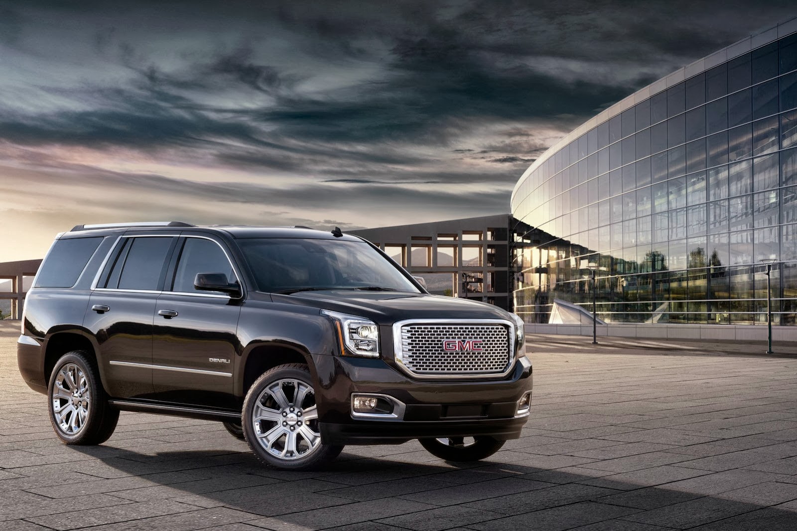[2015-GMC-Yukon-Denali-001%255B2%255D.jpg]